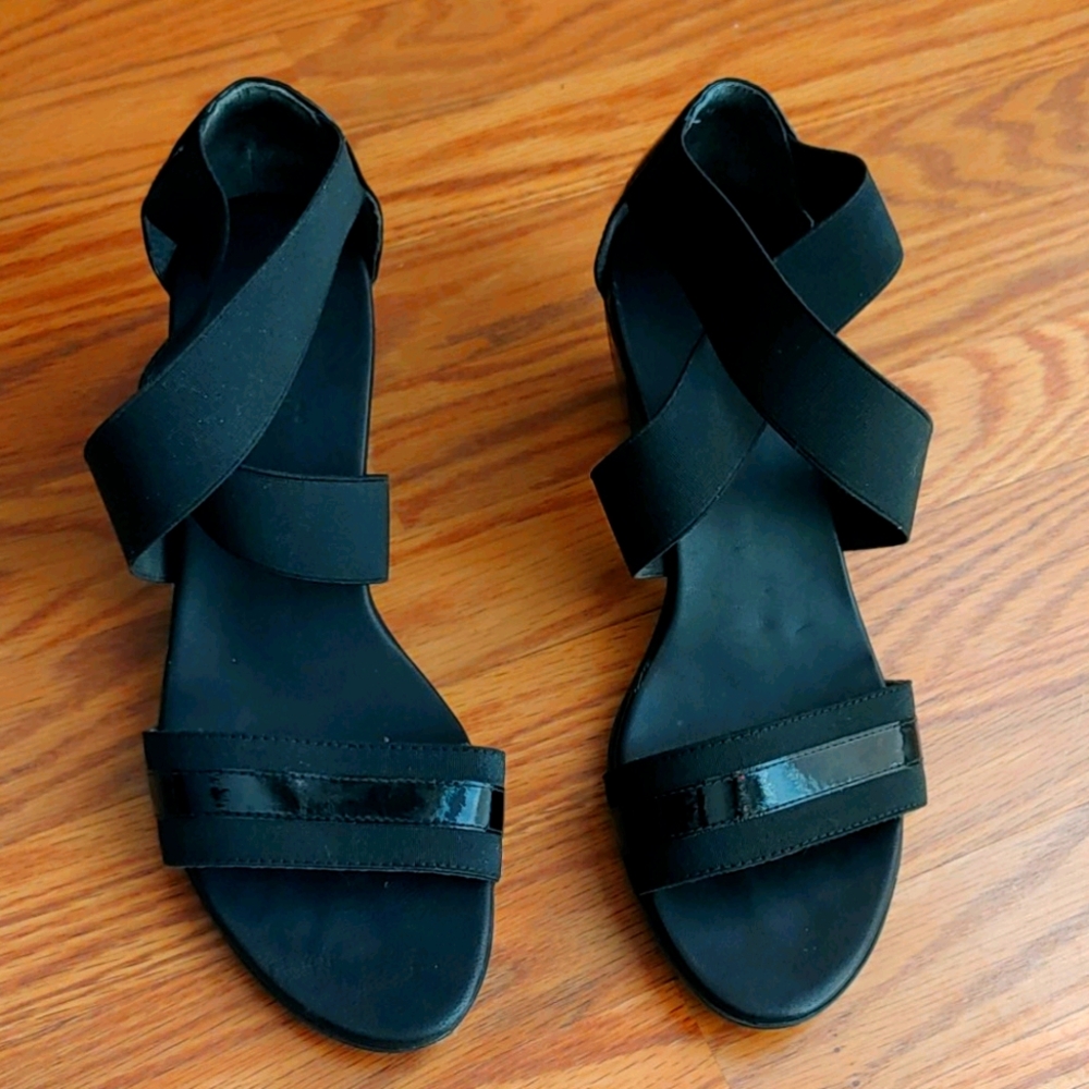 Munro Womens sandals sz 8